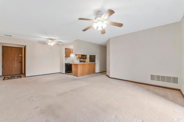 1555 Harbour Boulevard, Trenton, MI 48183