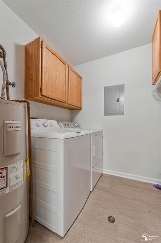 1555 Harbour Boulevard, Trenton, MI 48183