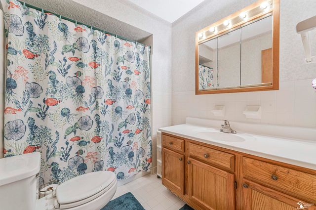 1555 Harbour Boulevard, Trenton, MI 48183