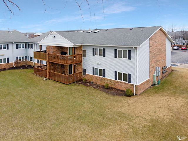 1555 Harbour Boulevard, Trenton, MI 48183