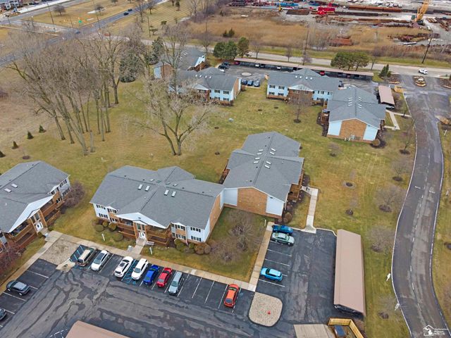 1555 Harbour Boulevard, Trenton, MI 48183