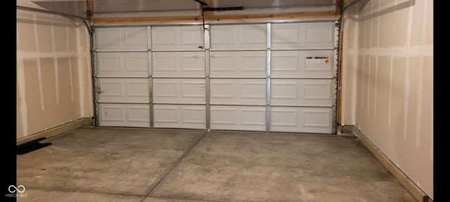 3283 Haflinger Drive, Zionsville, IN 46077