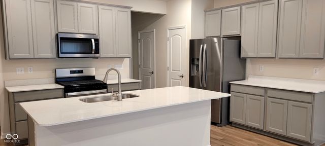 3283 Haflinger Drive, Zionsville, IN 46077