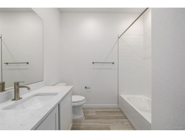 6153 N Ceylon St 3-202, Aurora, CO 80019
