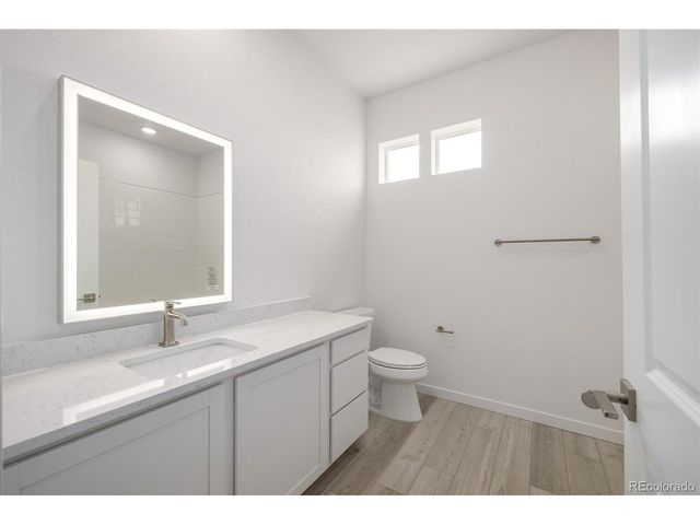 6153 N Ceylon St 3-202, Aurora, CO 80019
