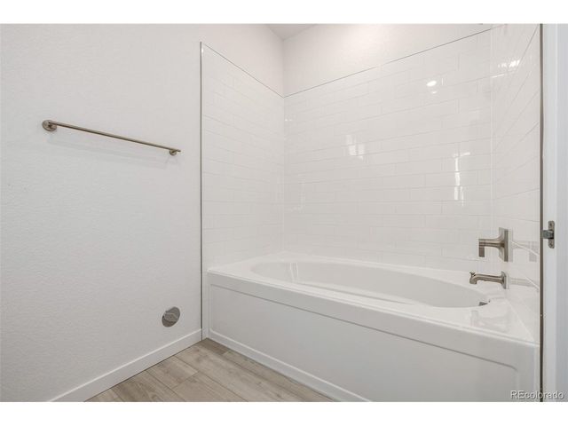 6153 N Ceylon St 3-202, Aurora, CO 80019