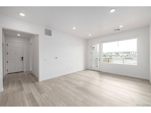 6153 N Ceylon St 3-202, Aurora, CO 80019