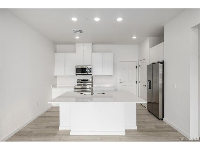 6153 N Ceylon St 3-202, Aurora, CO 80019