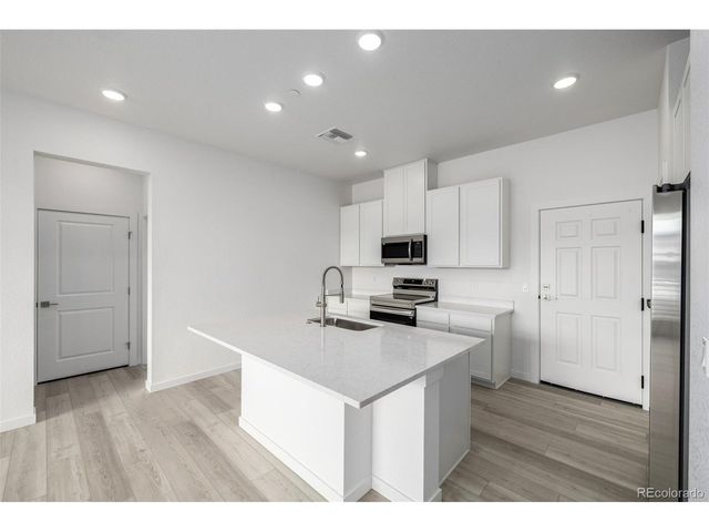 6153 N Ceylon St 3-202, Aurora, CO 80019