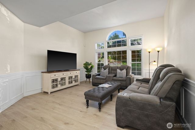 2412 173rd Avenue Ct E, Lake Tapps, WA 98391