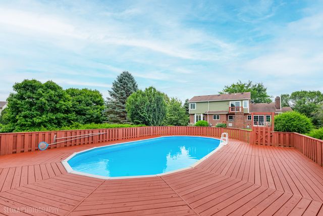 10410 Saddlebred Trail, Woodstock, IL 60098