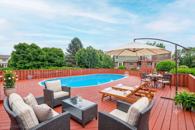 10410 Saddlebred Trail, Woodstock, IL 60098