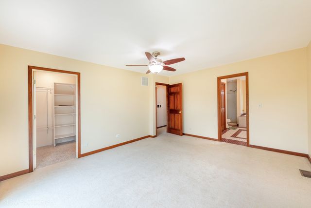 10410 Saddlebred Trail, Woodstock, IL 60098