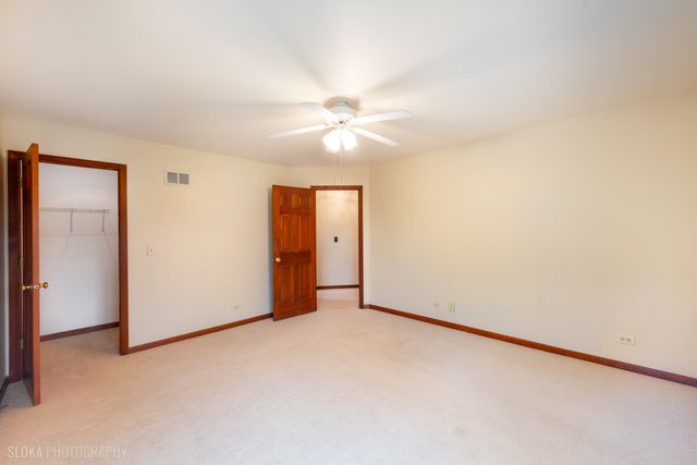 10410 Saddlebred Trail, Woodstock, IL 60098