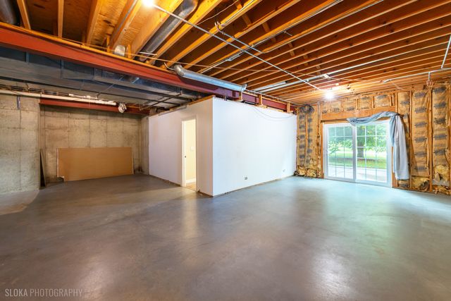 10410 Saddlebred Trail, Woodstock, IL 60098