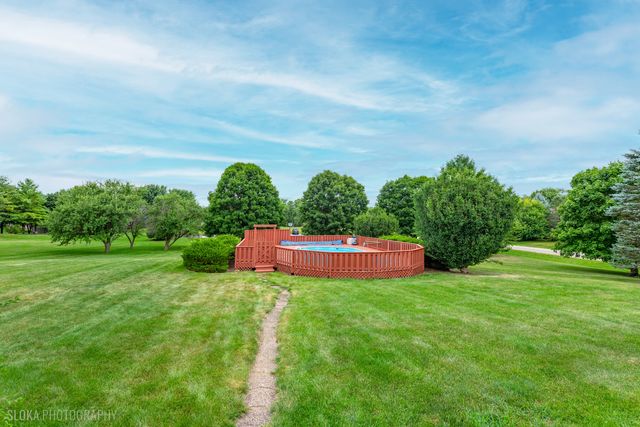 10410 Saddlebred Trail, Woodstock, IL 60098