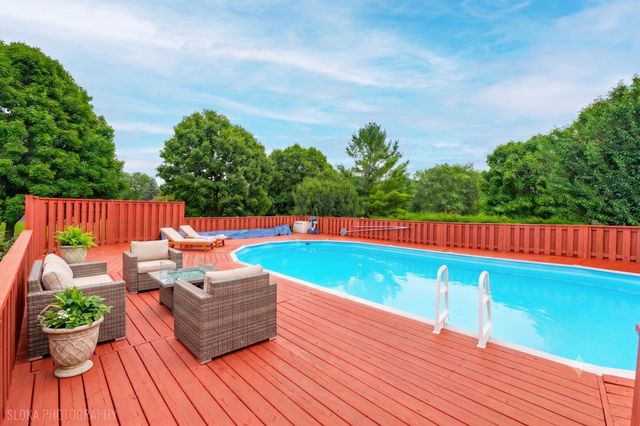 10410 Saddlebred Trail, Woodstock, IL 60098