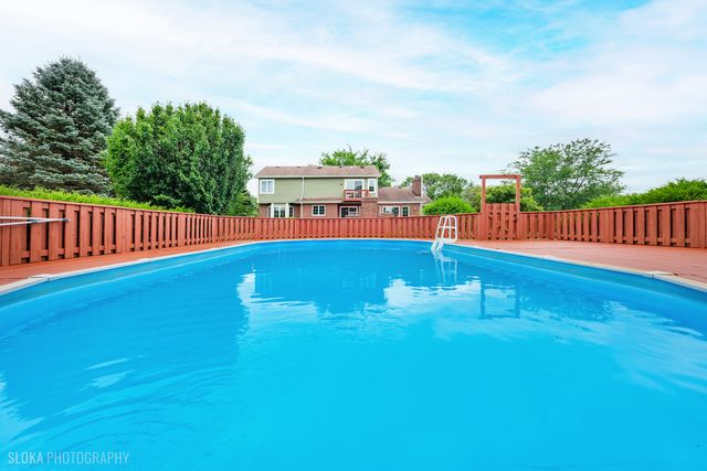 10410 Saddlebred Trail, Woodstock, IL 60098