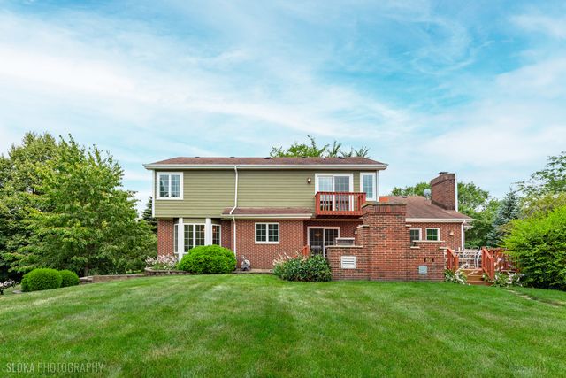 10410 Saddlebred Trail, Woodstock, IL 60098