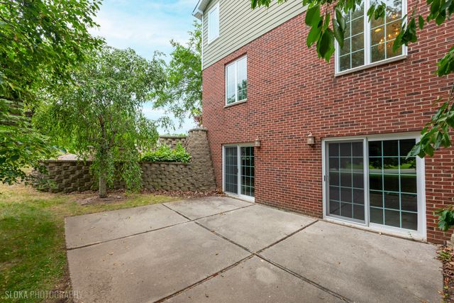 10410 Saddlebred Trail, Woodstock, IL 60098