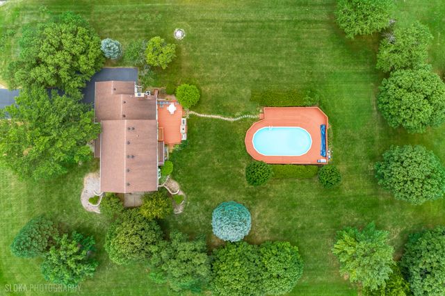 10410 Saddlebred Trail, Woodstock, IL 60098