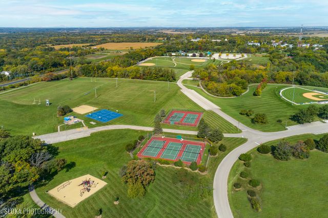 10410 Saddlebred Trail, Woodstock, IL 60098