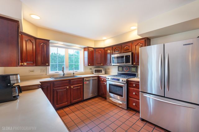 10410 Saddlebred Trail, Woodstock, IL 60098