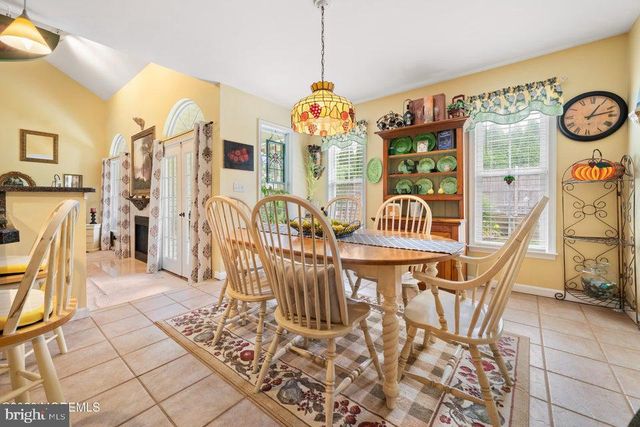 994 TREASURE AVE, Manahawkin, NJ 08050