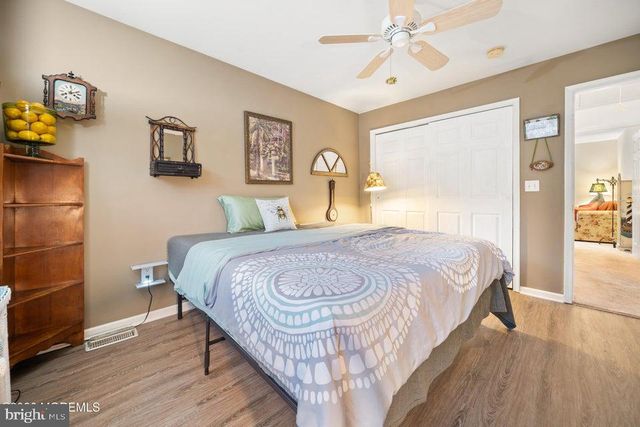 994 TREASURE AVE, Manahawkin, NJ 08050
