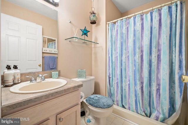 994 TREASURE AVE, Manahawkin, NJ 08050