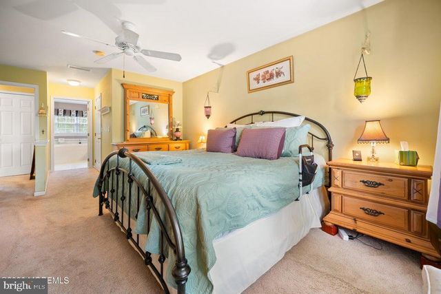 994 TREASURE AVE, Manahawkin, NJ 08050