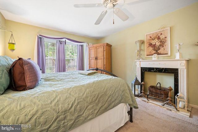 994 TREASURE AVE, Manahawkin, NJ 08050