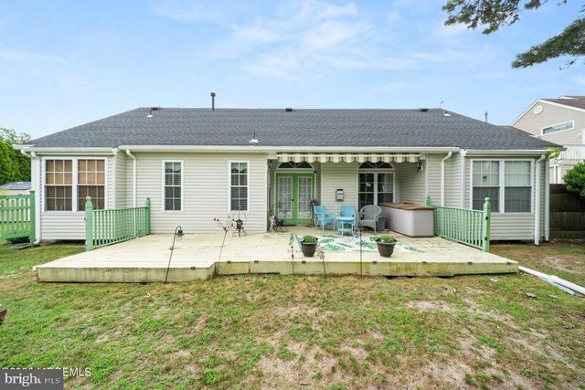 994 TREASURE AVE, Manahawkin, NJ 08050