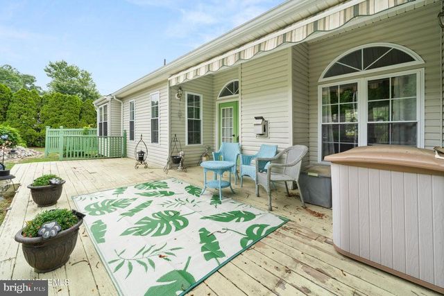 994 TREASURE AVE, Manahawkin, NJ 08050
