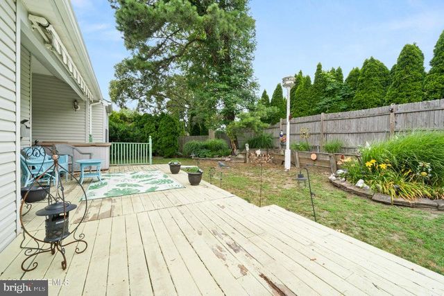 994 TREASURE AVE, Manahawkin, NJ 08050