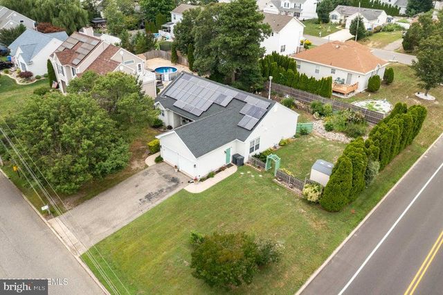 994 TREASURE AVE, Manahawkin, NJ 08050