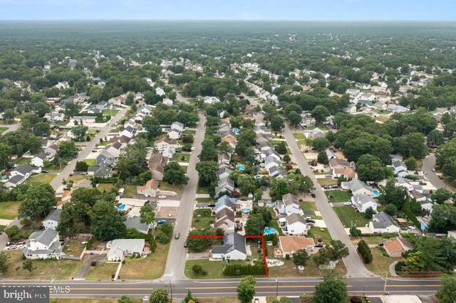 994 TREASURE AVE, Manahawkin, NJ 08050