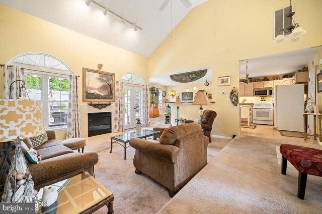 994 TREASURE AVE, Manahawkin, NJ 08050