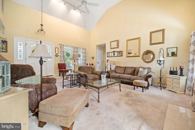 994 TREASURE AVE, Manahawkin, NJ 08050
