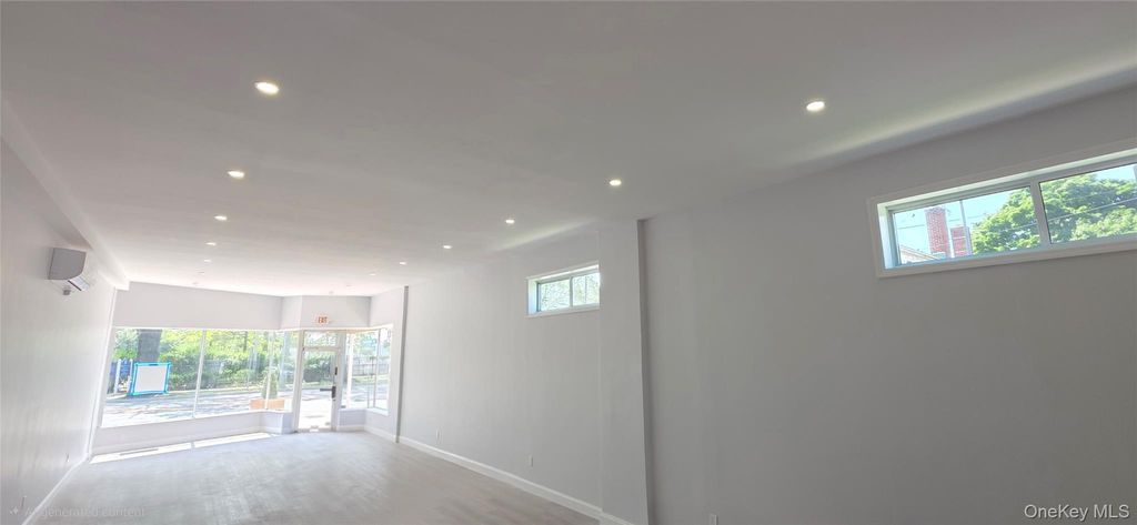 101 Manorhaven Boulevard, Port Washington, NY 11050 — photo 5