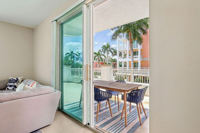 806 E Windward Way 217, Lantana, FL 33462