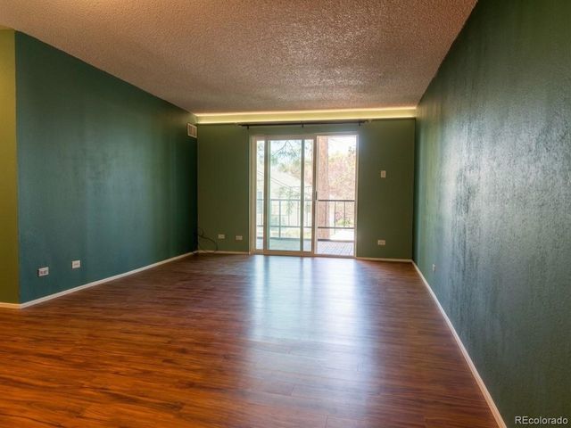2325 S Linden Ct 215, Denver, CO 80222