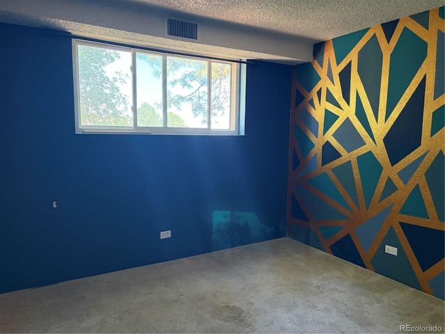 2325 S Linden Ct 215, Denver, CO 80222