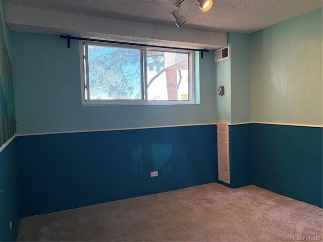 2325 S Linden Ct 215, Denver, CO 80222