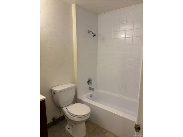 2325 S Linden Ct 215, Denver, CO 80222