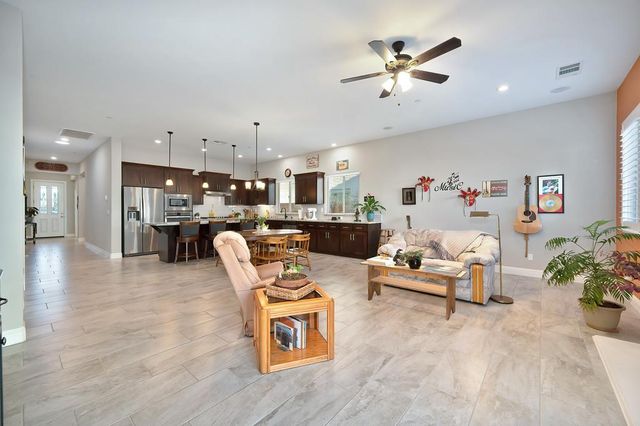 3048 Stonington Dr, Roseville, CA 95747