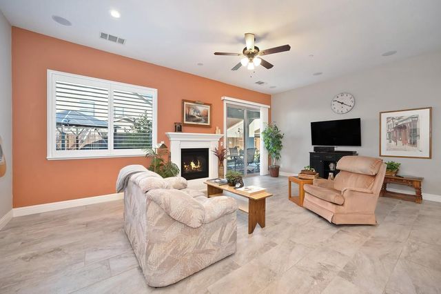 3048 Stonington Dr, Roseville, CA 95747