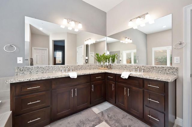 3048 Stonington Dr, Roseville, CA 95747