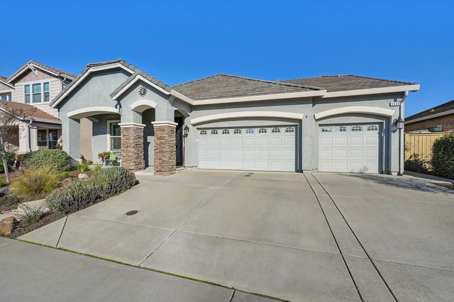 3048 Stonington Dr, Roseville, CA 95747