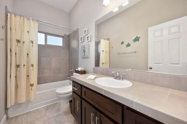 3048 Stonington Dr, Roseville, CA 95747